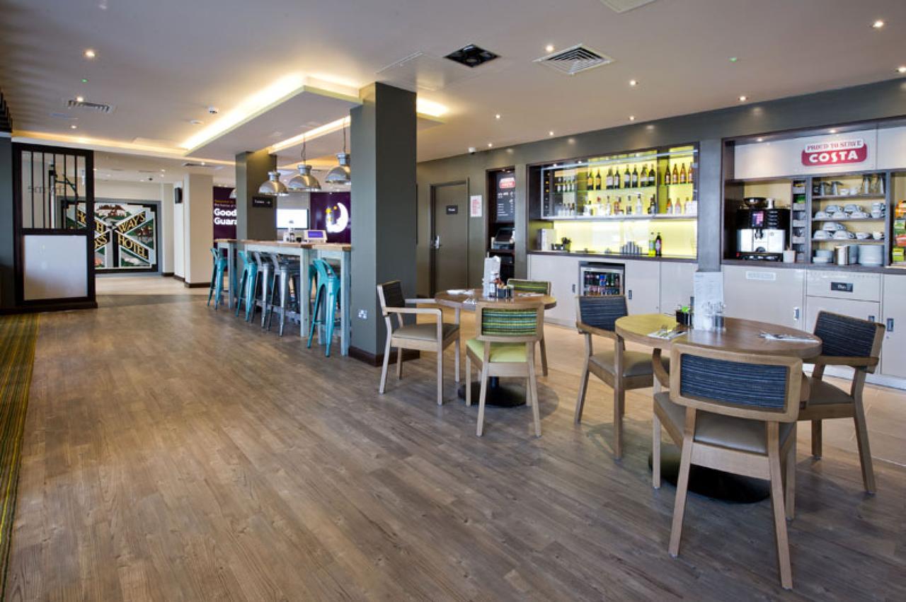 Premier Inn London Eltham Exterior foto